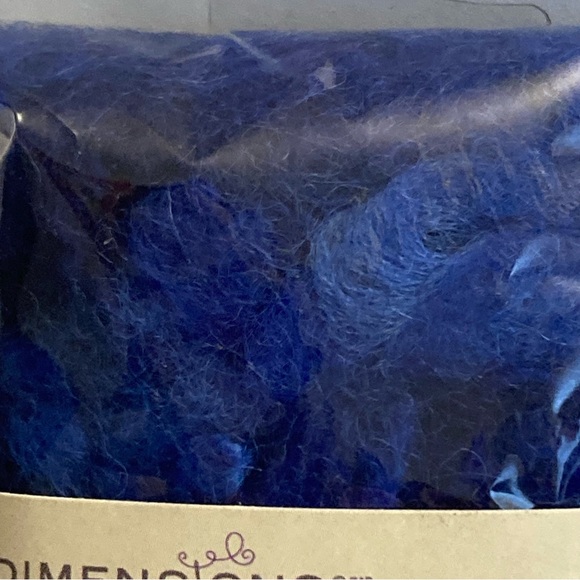 6 Dimensions FeltWorks 100% Wool Blue Curly Roving 0.25oz Needle Felting Crafts - Picture 3 of 16